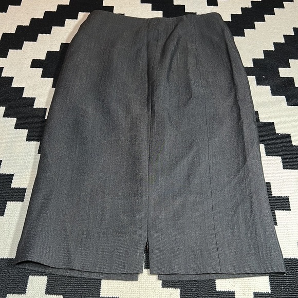 Gorgeous, ARMANI COLLEZIONI, zipper skirt!! - Picture 2 of 12